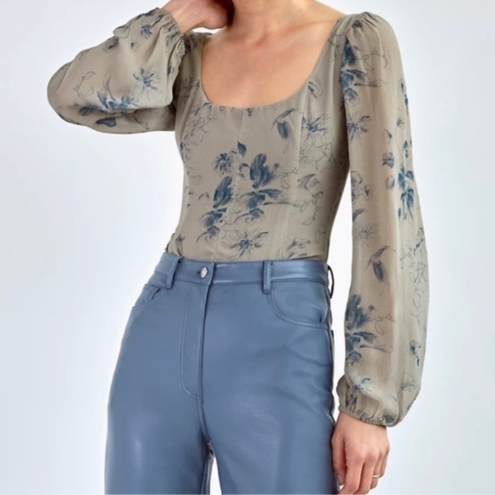 NWT House of Harlow floral smocked crop top